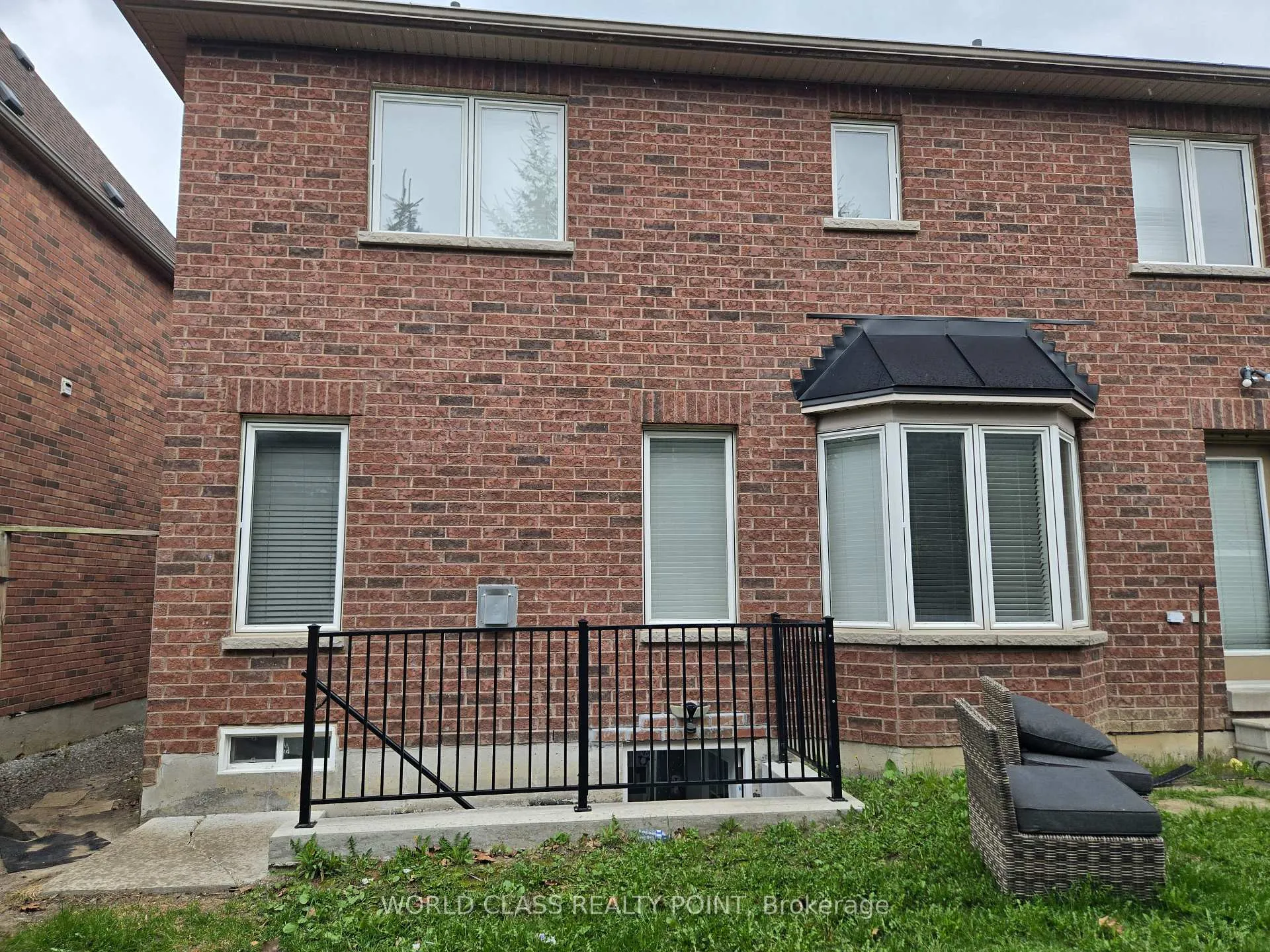 Photo 2 of 33 Rushbrooke way, Ajax, Northeast Ajax — HOMEH
