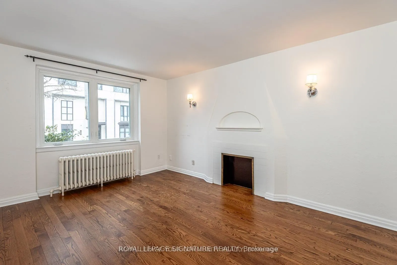 Photo 9 of Unit Main, 20 Strathgowan Avenue, Toronto, Lawrence Park South — HOMEH