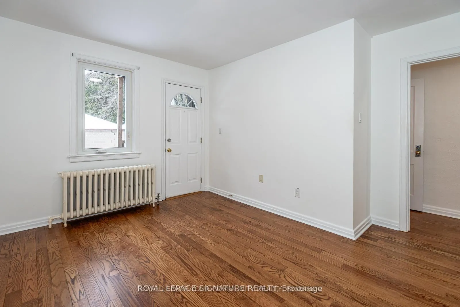 Photo 24 of Unit Main, 20 Strathgowan Avenue, Toronto, Lawrence Park South — HOMEH