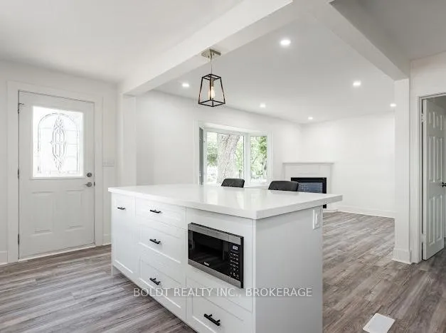 Photo 7 of 3047 Saint Patrick Avenue, Niagara Falls, Stamford — HOMEH