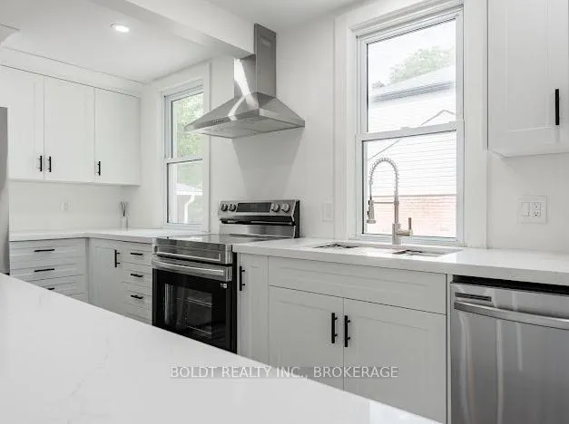 Photo 8 of 3047 Saint Patrick Avenue, Niagara Falls, Stamford — HOMEH