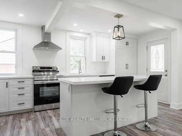 Photo 9 of 3047 Saint Patrick Avenue, Niagara Falls, Stamford — HOMEH