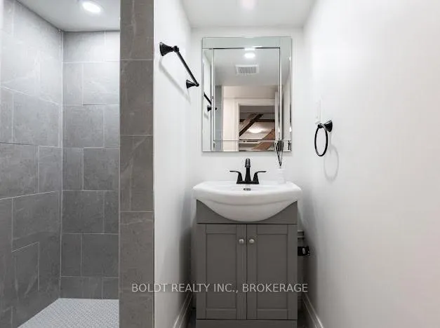 Photo 24 of 3047 Saint Patrick Avenue, Niagara Falls, Stamford — HOMEH