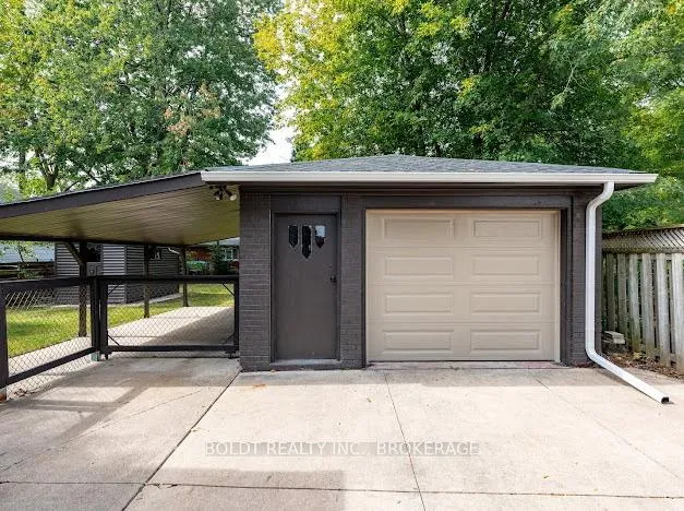 Photo 25 of 3047 Saint Patrick Avenue, Niagara Falls, Stamford — HOMEH