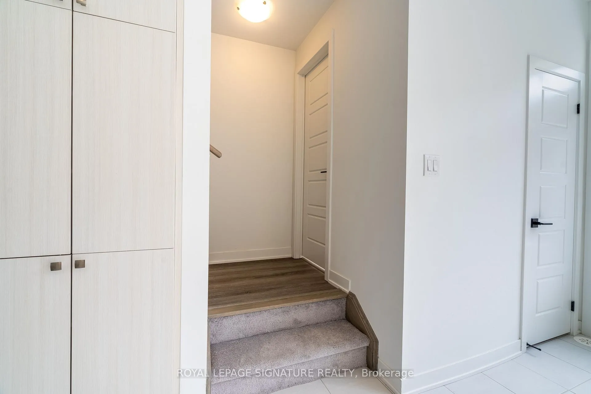 Photo 4 of Unit 70, 23 Selfridge Way, Whitby, Downtown Whitby — HOMEH