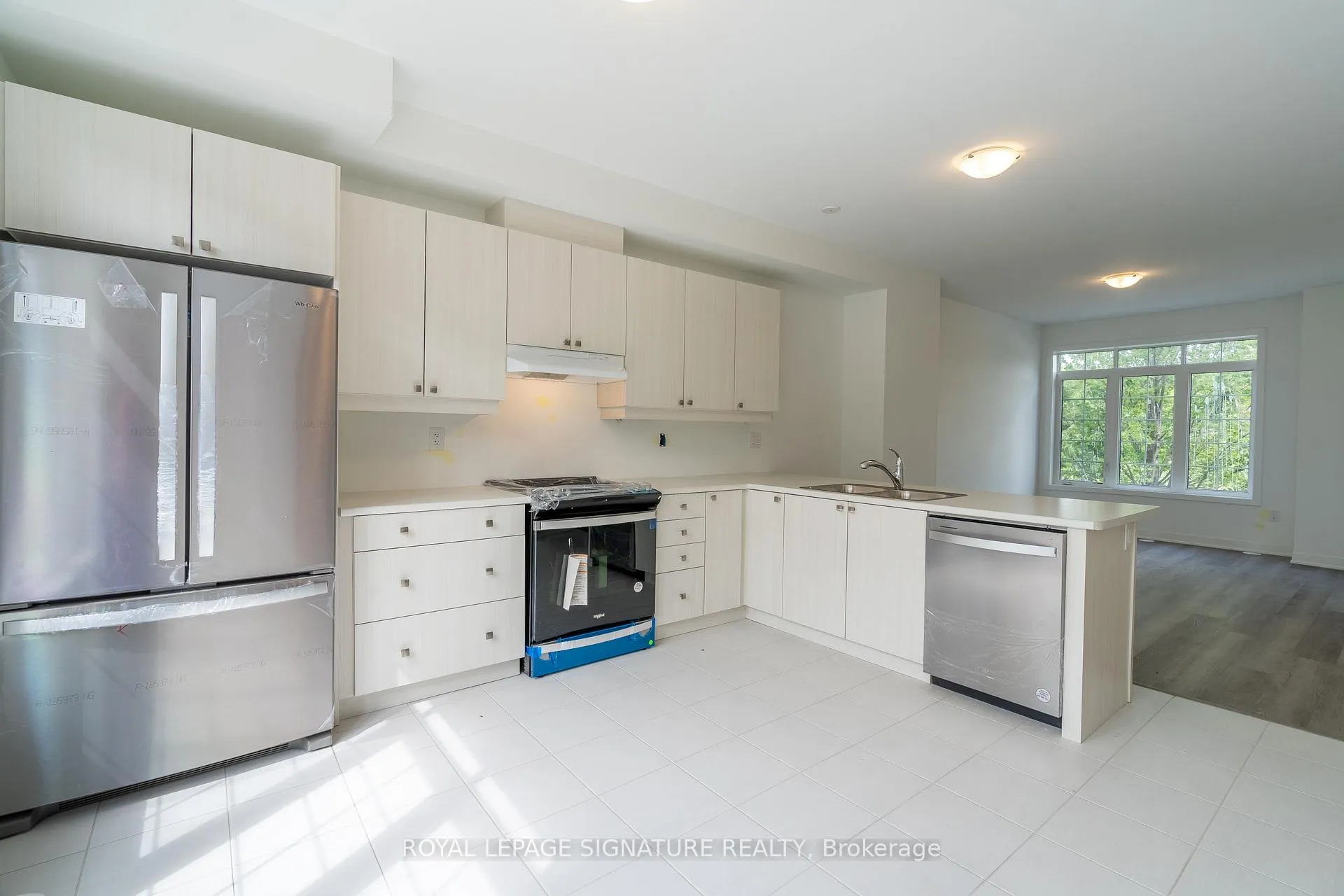 Photo 6 of Unit 70, 23 Selfridge Way, Whitby, Downtown Whitby — HOMEH