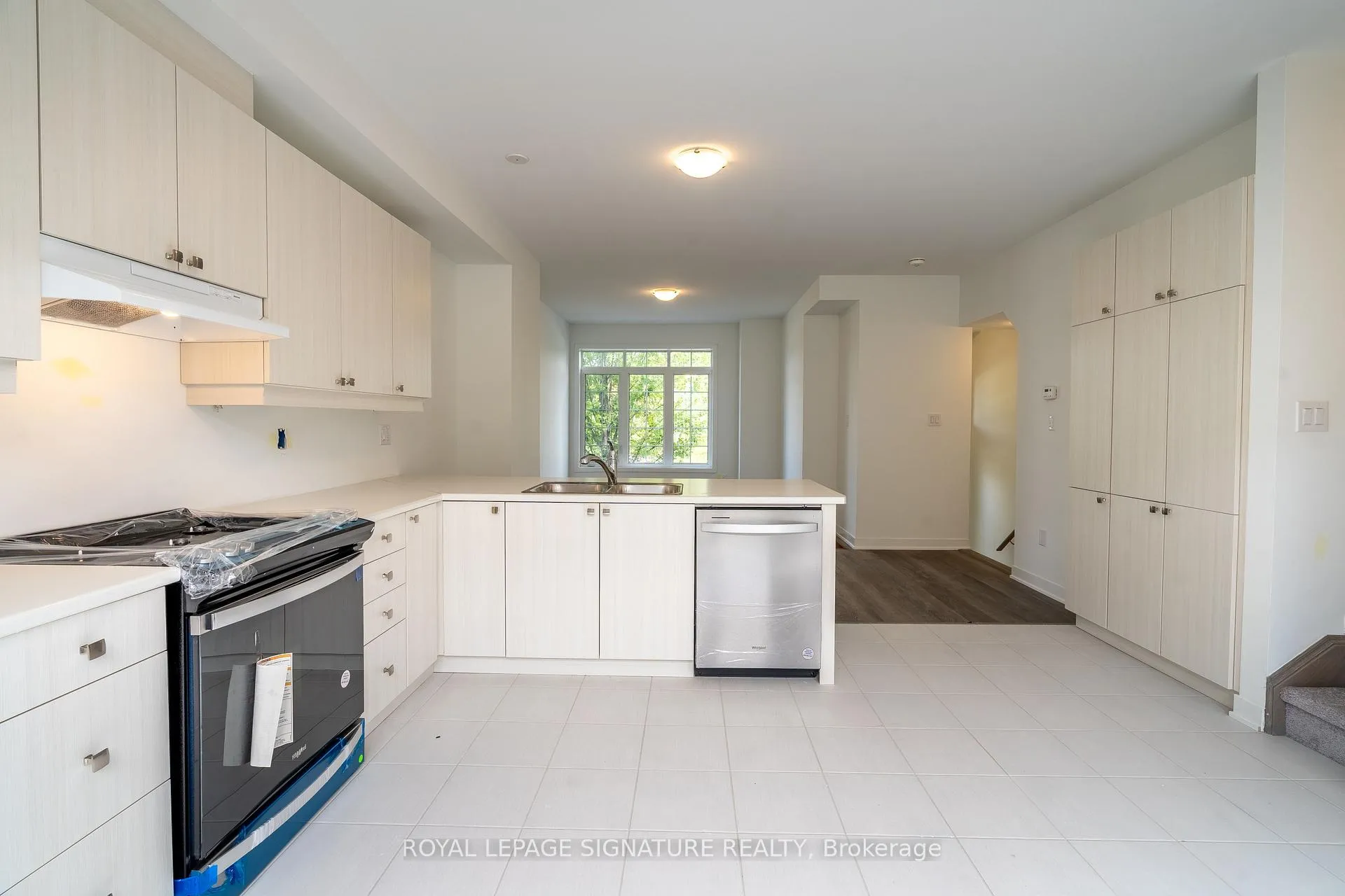 Photo 7 of Unit 70, 23 Selfridge Way, Whitby, Downtown Whitby — HOMEH