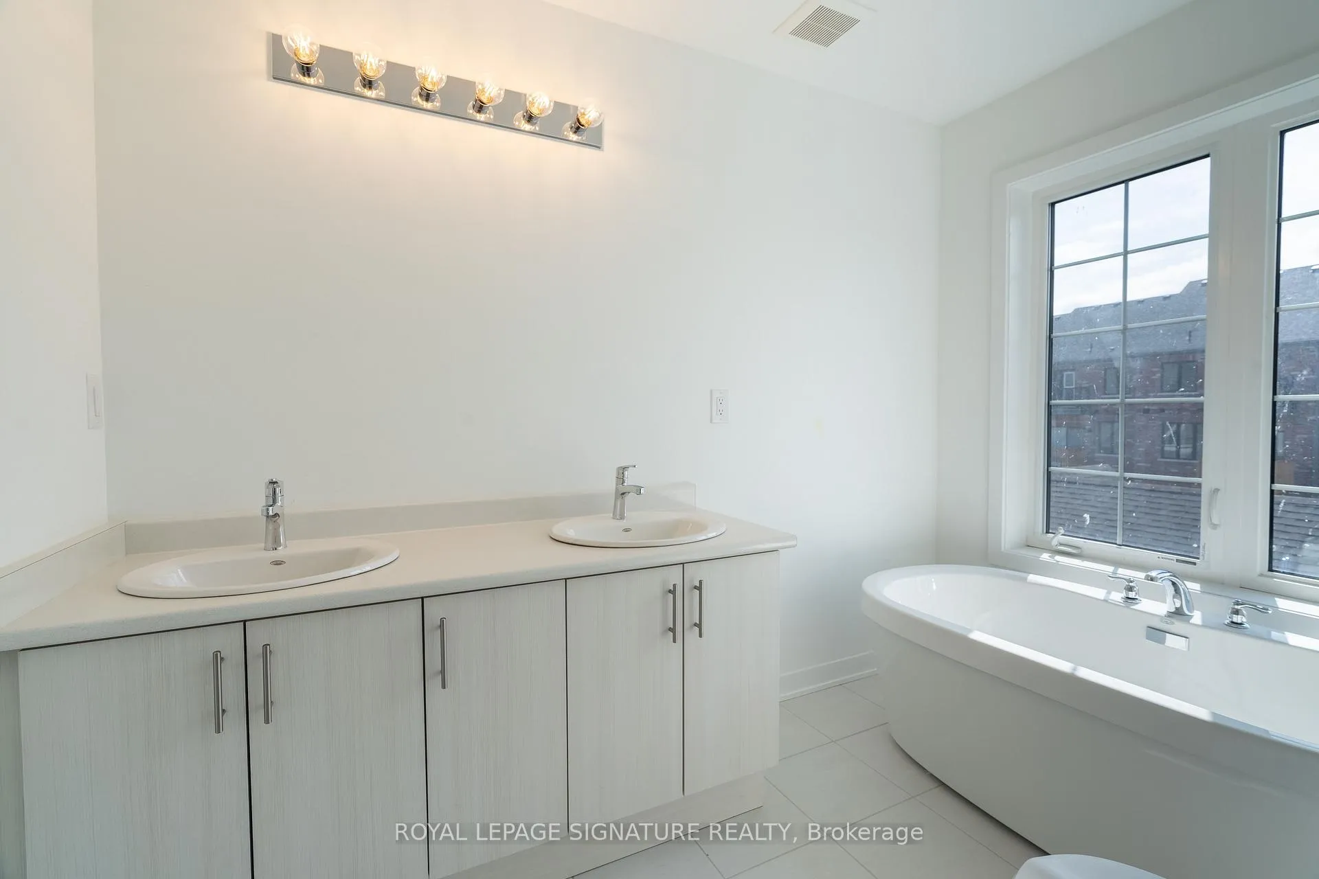 Photo 22 of Unit 70, 23 Selfridge Way, Whitby, Downtown Whitby — HOMEH