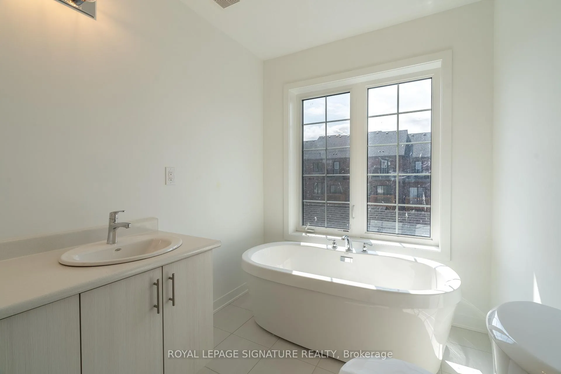 Photo 23 of Unit 70, 23 Selfridge Way, Whitby, Downtown Whitby — HOMEH