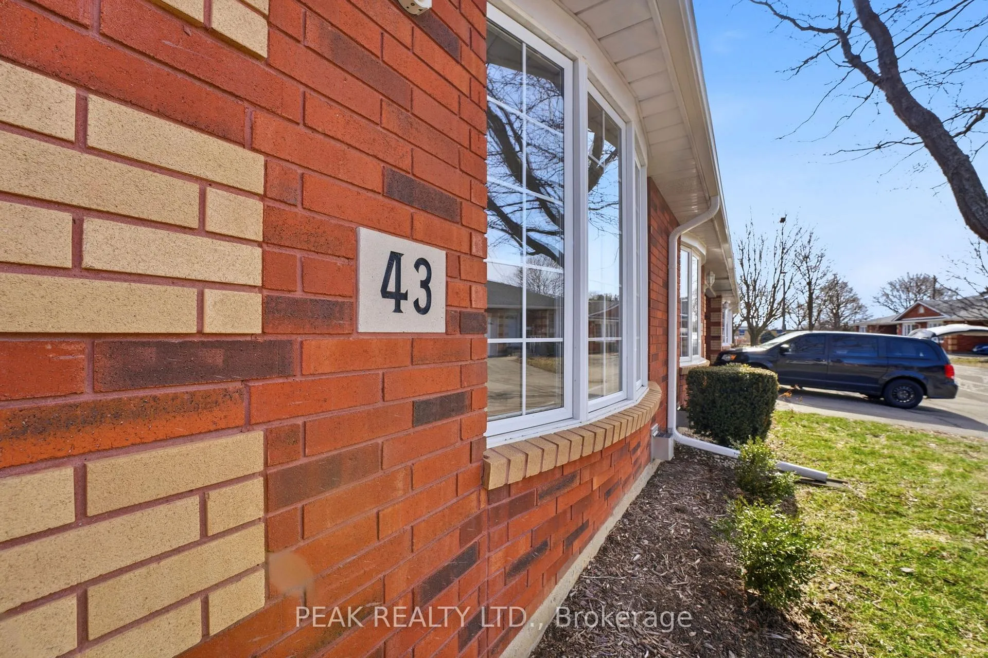 Front of Unit 43, 570 West Street W