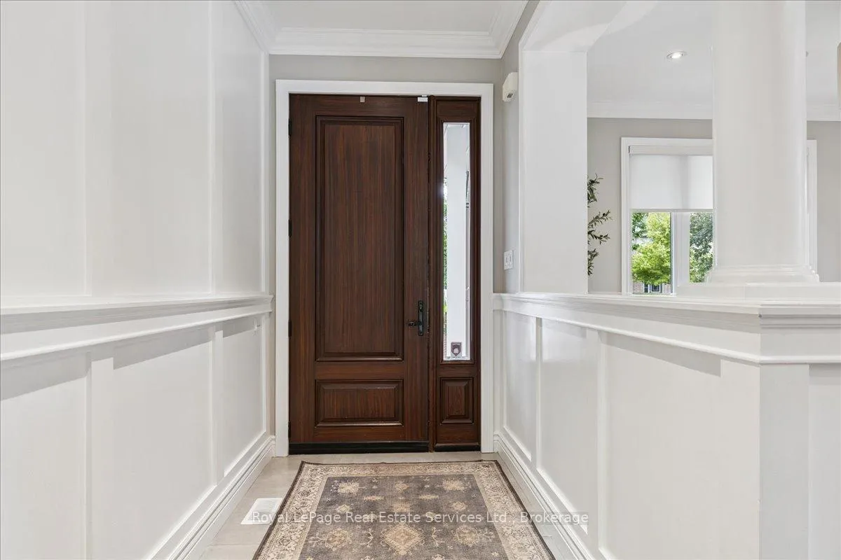 Photo 4 of 2310 Briargrove Circle, Oakville, Westmount — HOMEH
