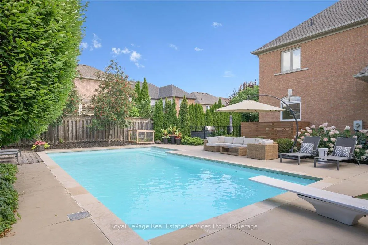 Photo 32 of 2310 Briargrove Circle, Oakville, Westmount — HOMEH