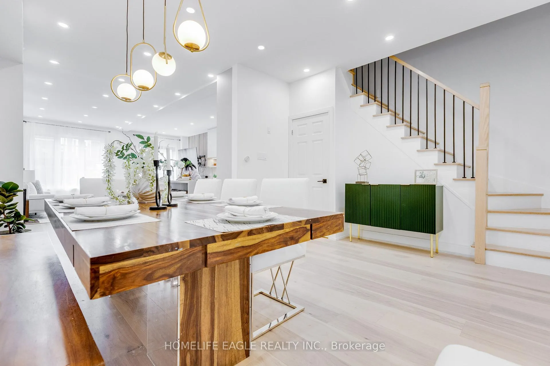 Photo 7 of 10 Big Hill Crescent, Vaughan, Patterson — HOMEH