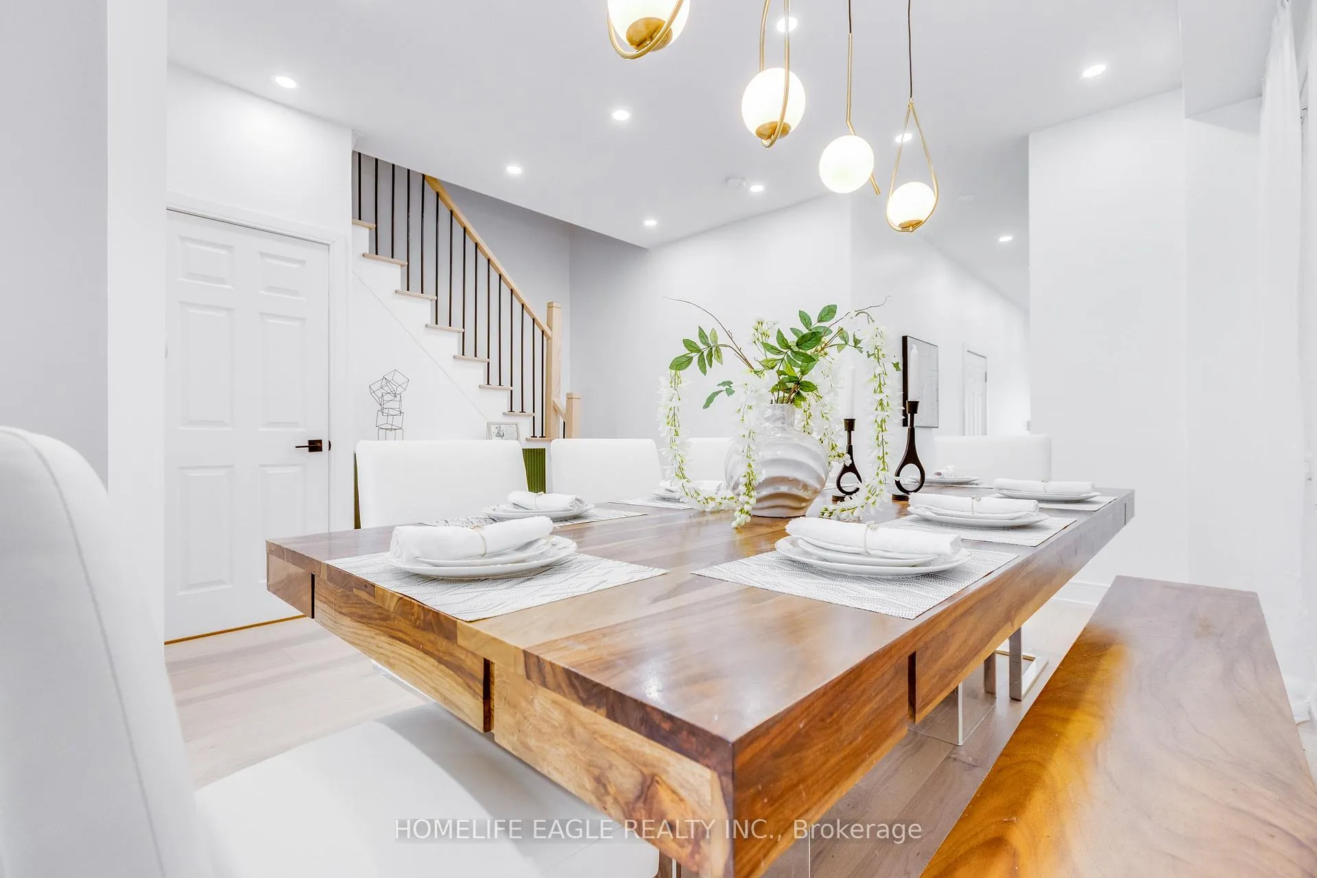Photo 8 of 10 Big Hill Crescent, Vaughan, Patterson — HOMEH
