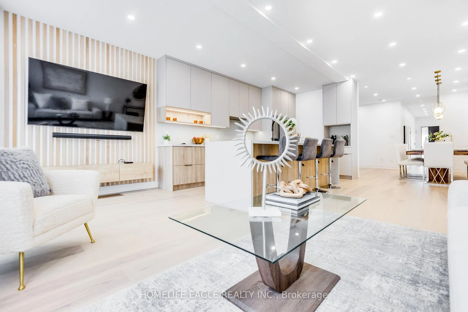 Photo 10 of 10 Big Hill Crescent, Vaughan, Patterson — HOMEH