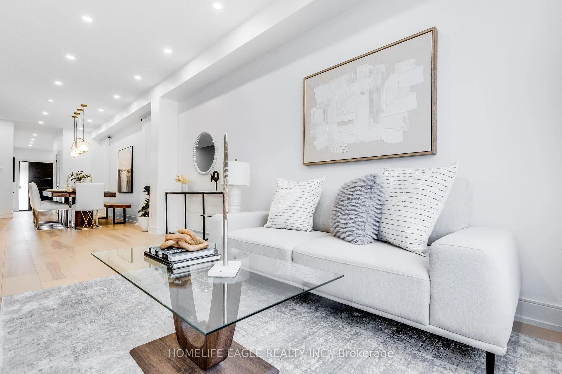 Photo 11 of 10 Big Hill Crescent, Vaughan, Patterson — HOMEH