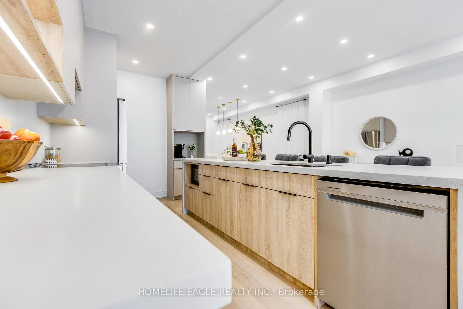 Photo 14 of 10 Big Hill Crescent, Vaughan, Patterson — HOMEH