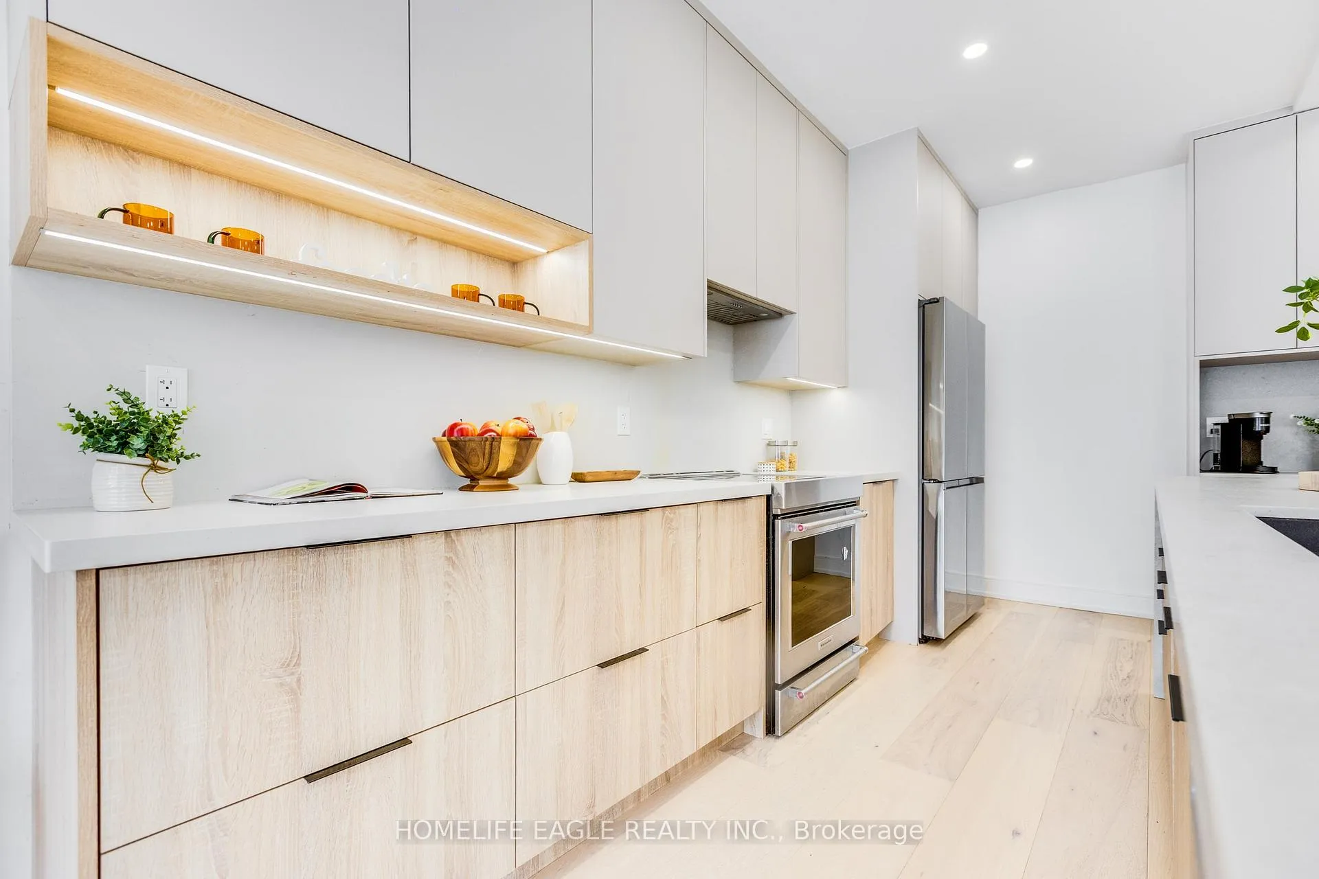 Photo 15 of 10 Big Hill Crescent, Vaughan, Patterson — HOMEH