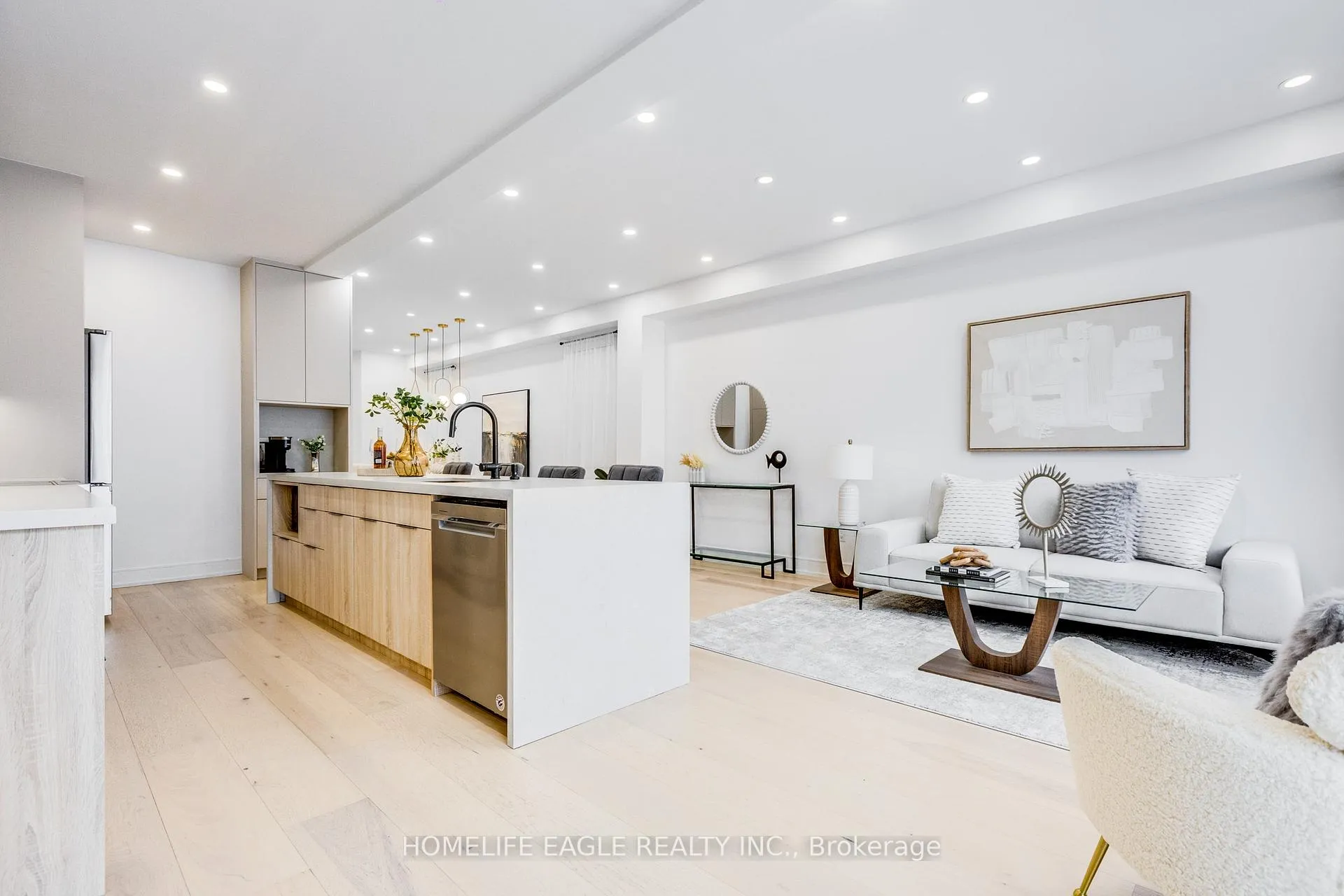 Photo 17 of 10 Big Hill Crescent, Vaughan, Patterson — HOMEH