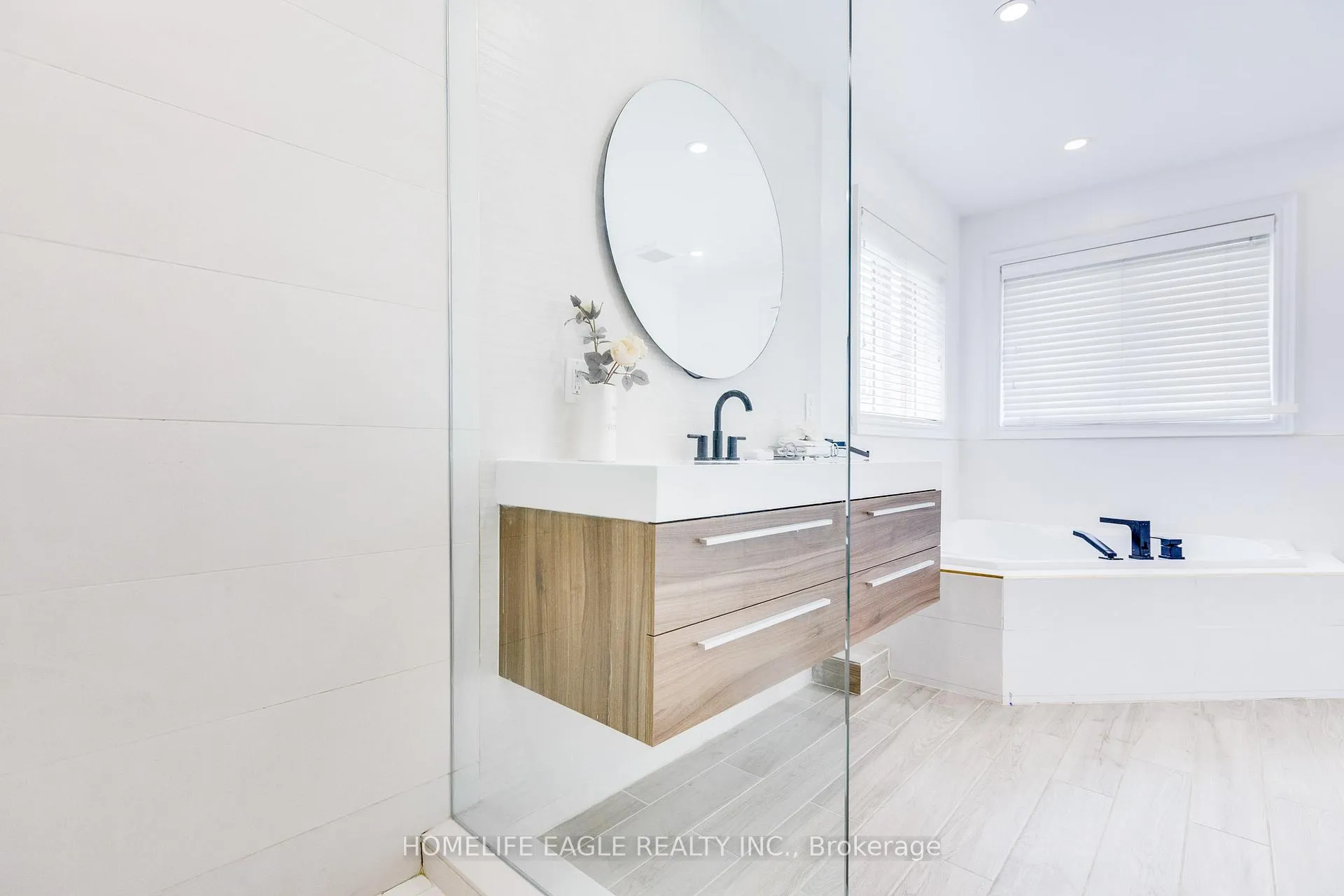 Photo 27 of 10 Big Hill Crescent, Vaughan, Patterson — HOMEH