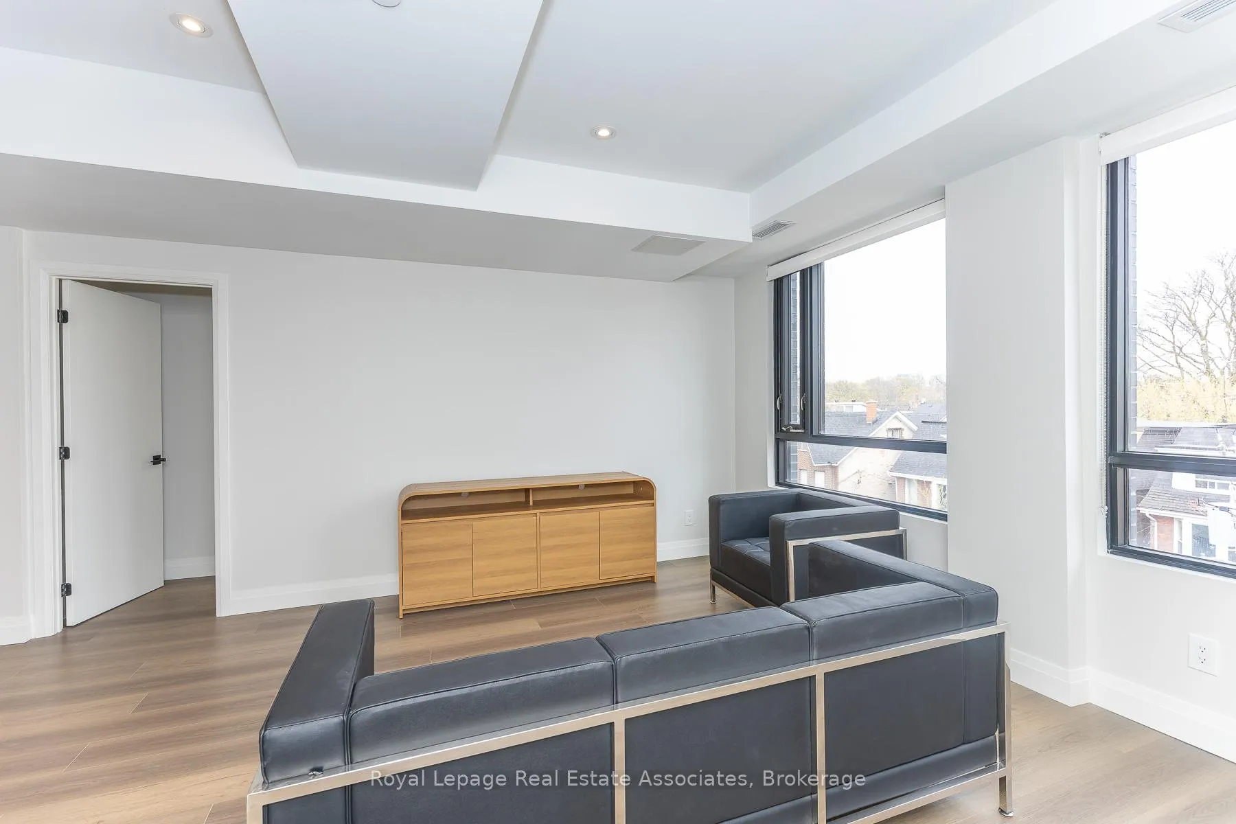 Photo 12 of Unit 401, 1000 Bathurst Street, Toronto, The Annex — HOMEH