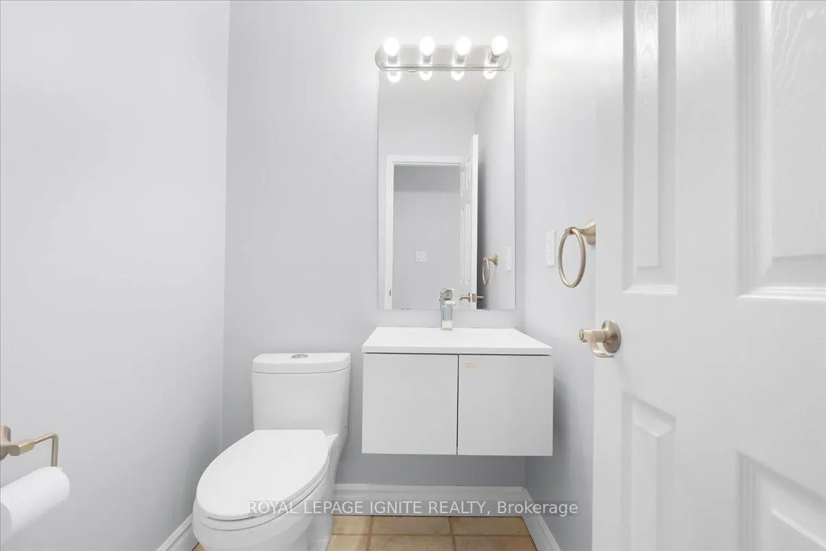 Photo 15 of 61 Baywell Crescent, Aurora, Bayview Wellington — HOMEH