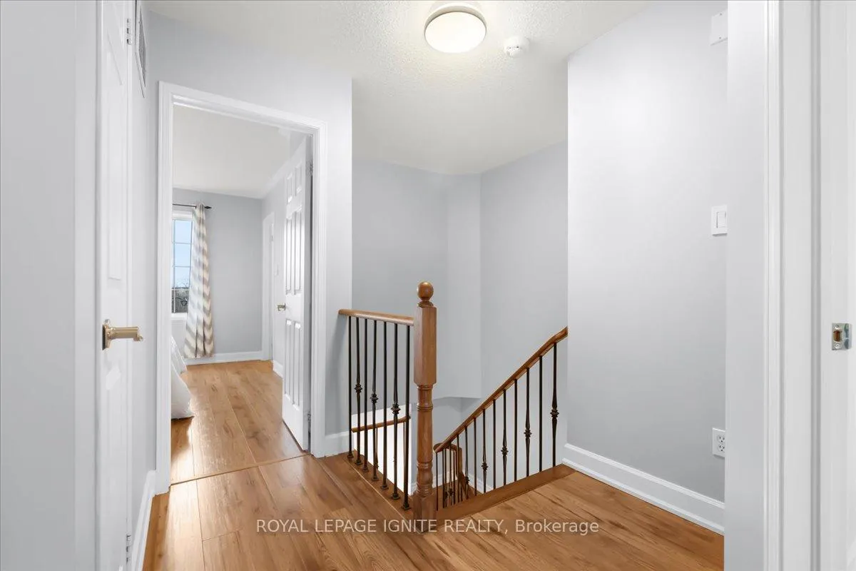 Photo 17 of 61 Baywell Crescent, Aurora, Bayview Wellington — HOMEH