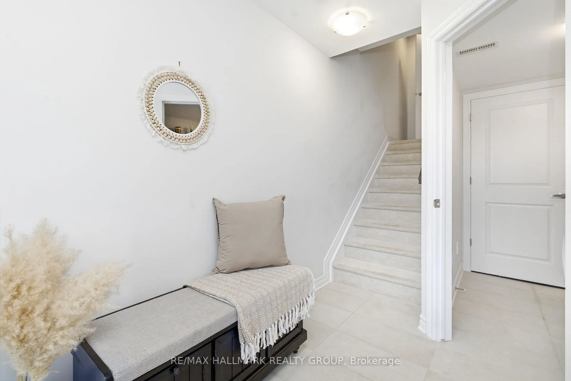 Photo 5 of 310 Shepperton Street, Ottawa, Avalon East — HOMEH