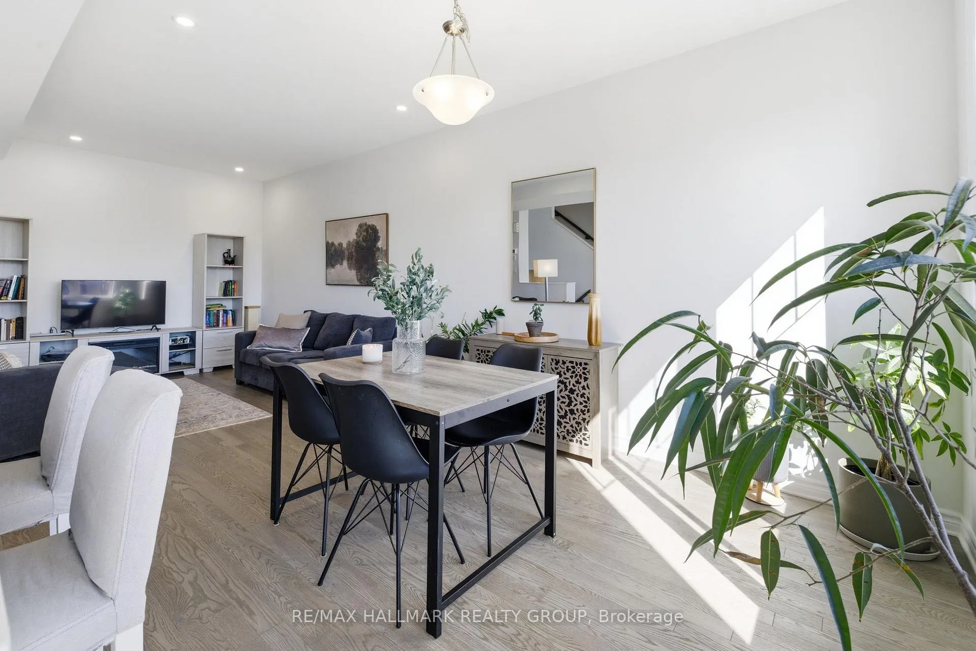 Photo 10 of 310 Shepperton Street, Ottawa, Avalon East — HOMEH