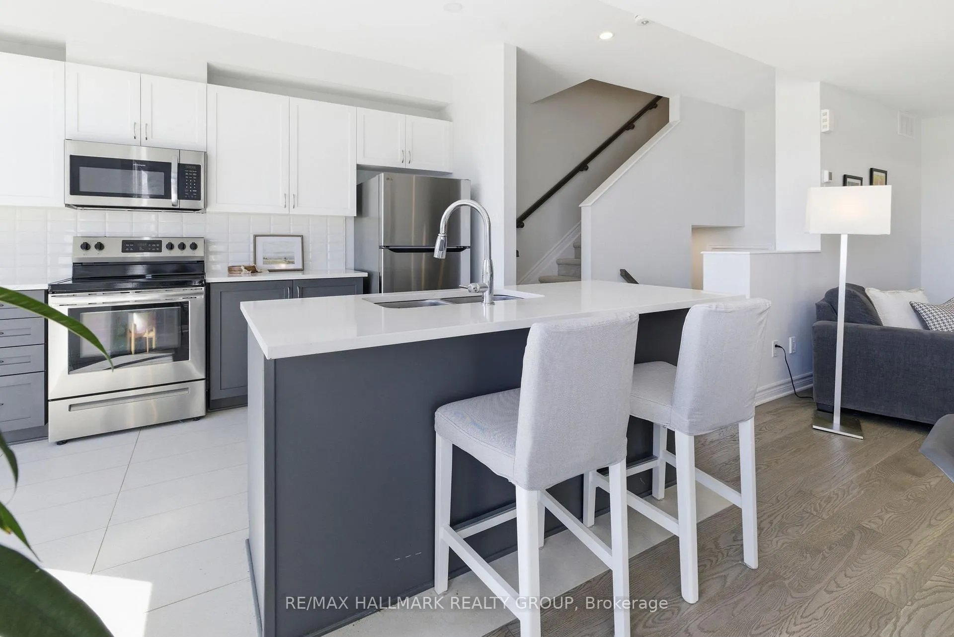Photo 12 of 310 Shepperton Street, Ottawa, Avalon East — HOMEH