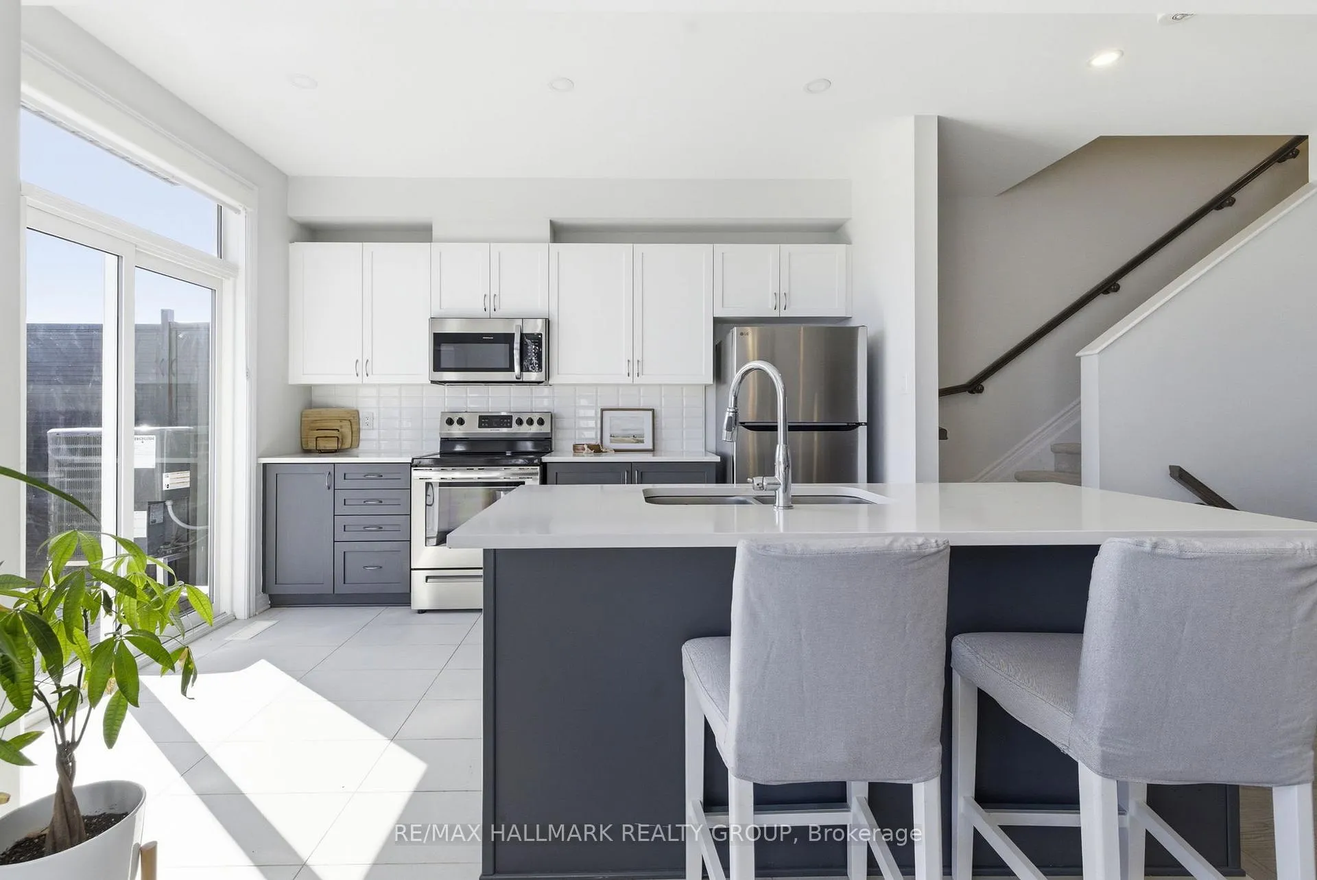 Photo 13 of 310 Shepperton Street, Ottawa, Avalon East — HOMEH