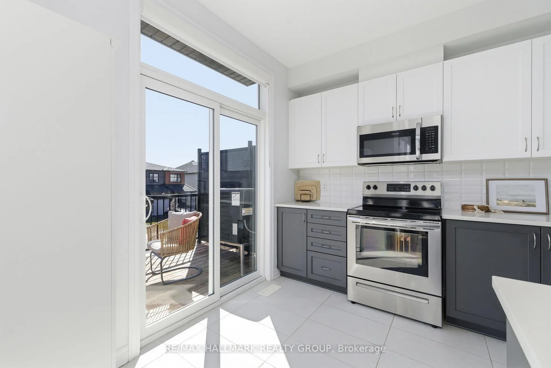 Photo 14 of 310 Shepperton Street, Ottawa, Avalon East — HOMEH