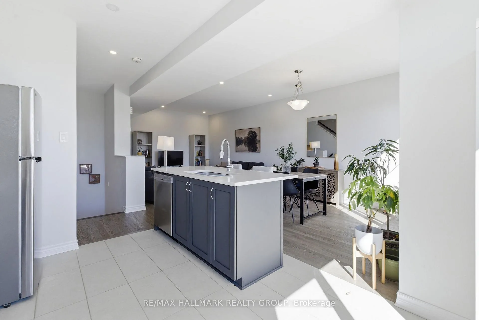 Photo 15 of 310 Shepperton Street, Ottawa, Avalon East — HOMEH