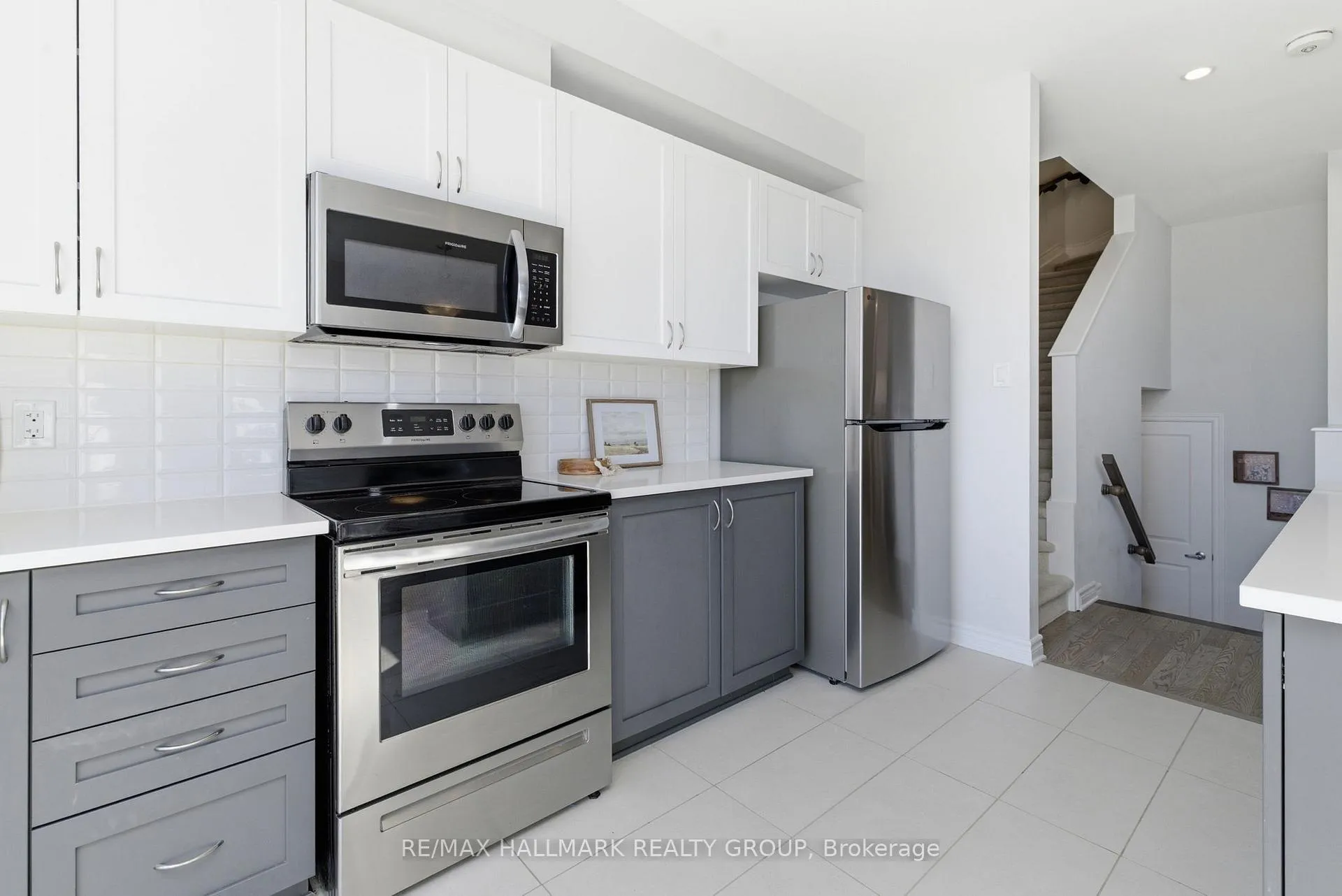 Photo 17 of 310 Shepperton Street, Ottawa, Avalon East — HOMEH