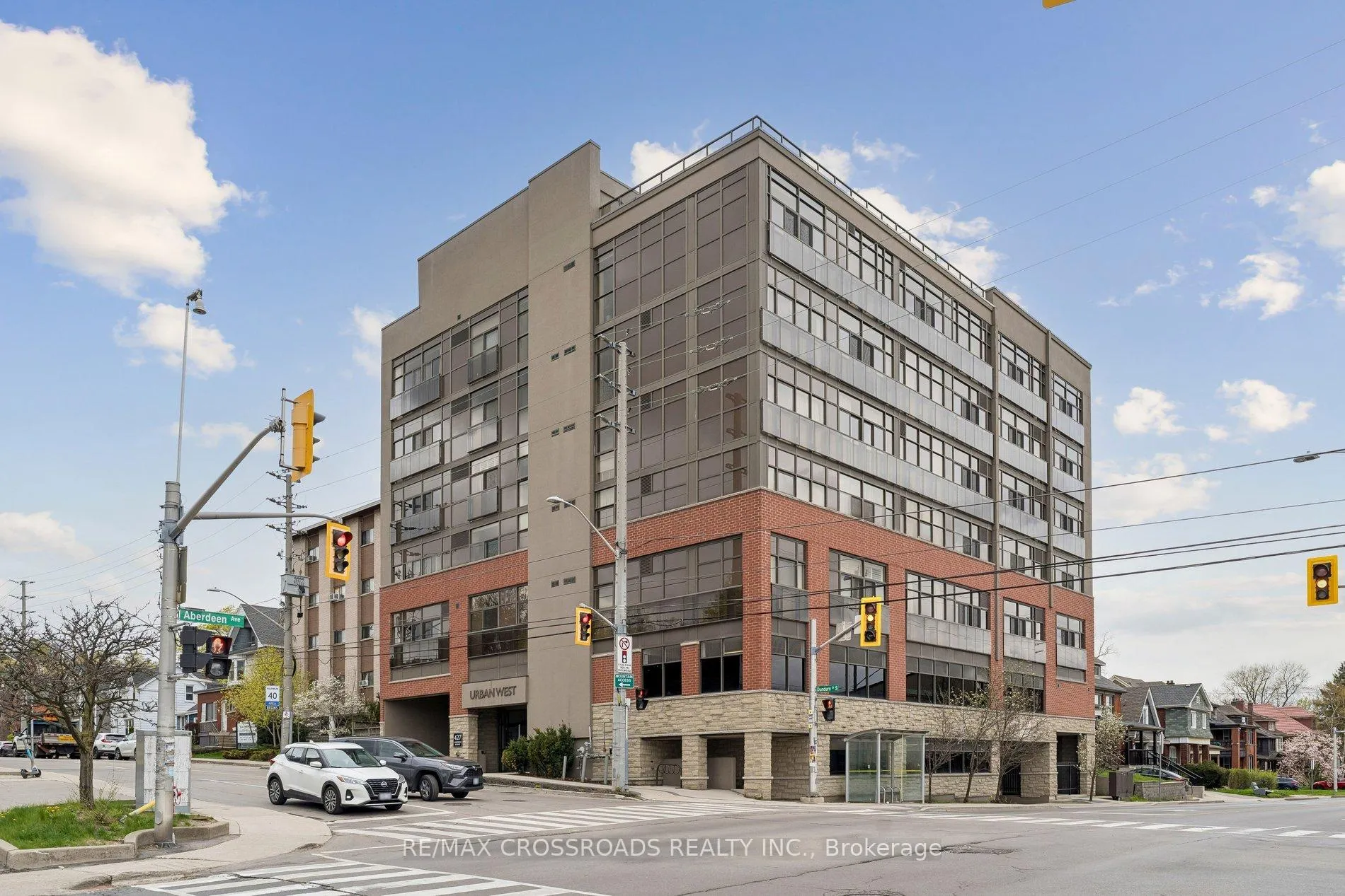 Front of Unit 201, 427 Aberdeen Avenue