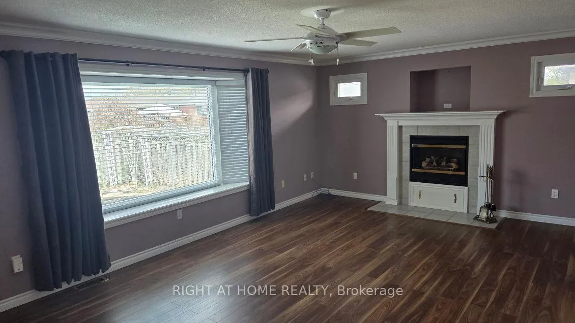 Photo 2 of 7564 Redhaven Crescent, Niagara Falls, Marineland — HOMEH
