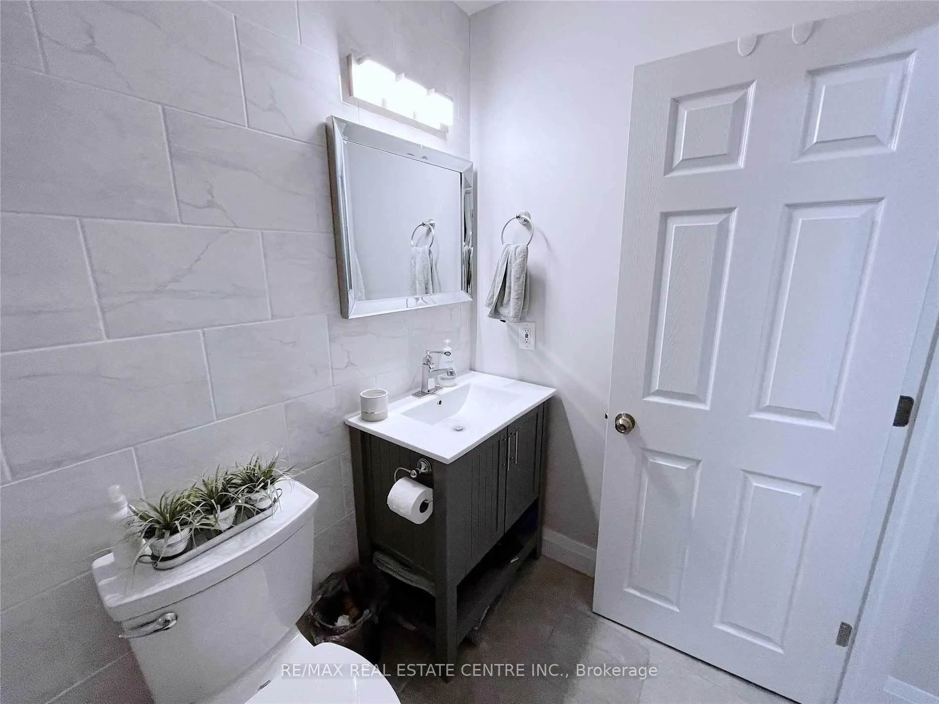Photo 14 of Unit 2A, 155 Broadway, Orangeville — HOMEH