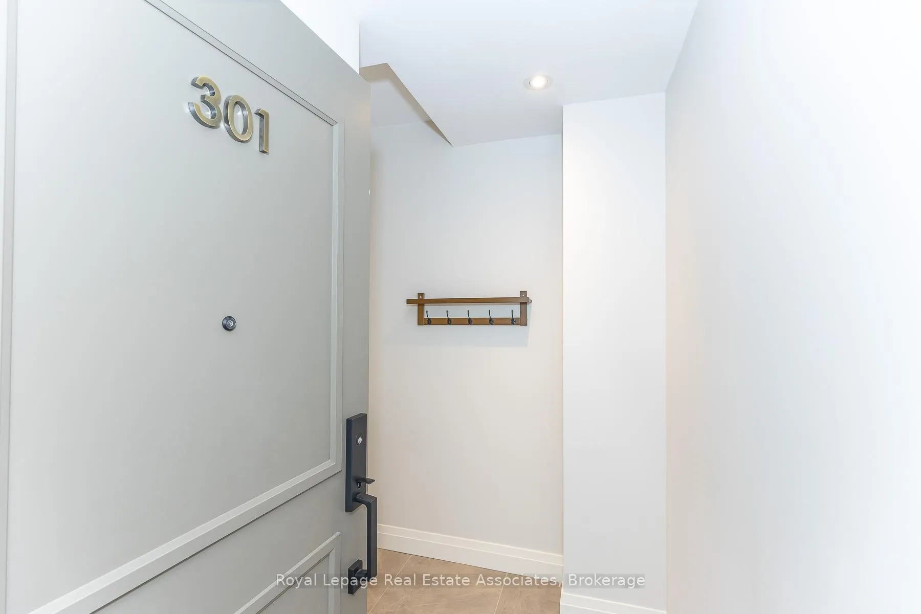 Photo 6 of Unit 301, 1000 Bathurst Street, Toronto, The Annex — HOMEH