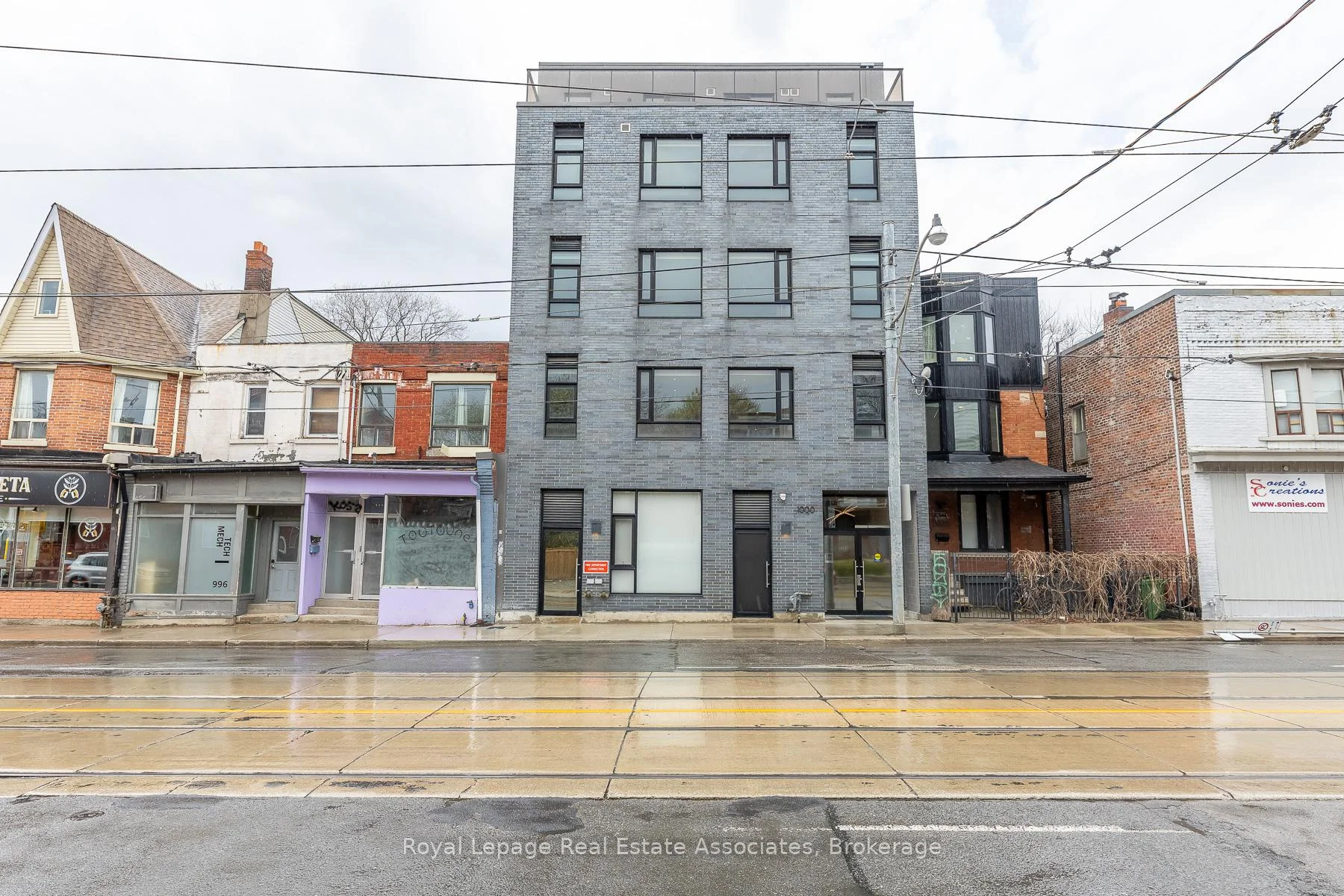 Photo 2 of Unit 301, 1000 Bathurst Street, Toronto, The Annex — HOMEH