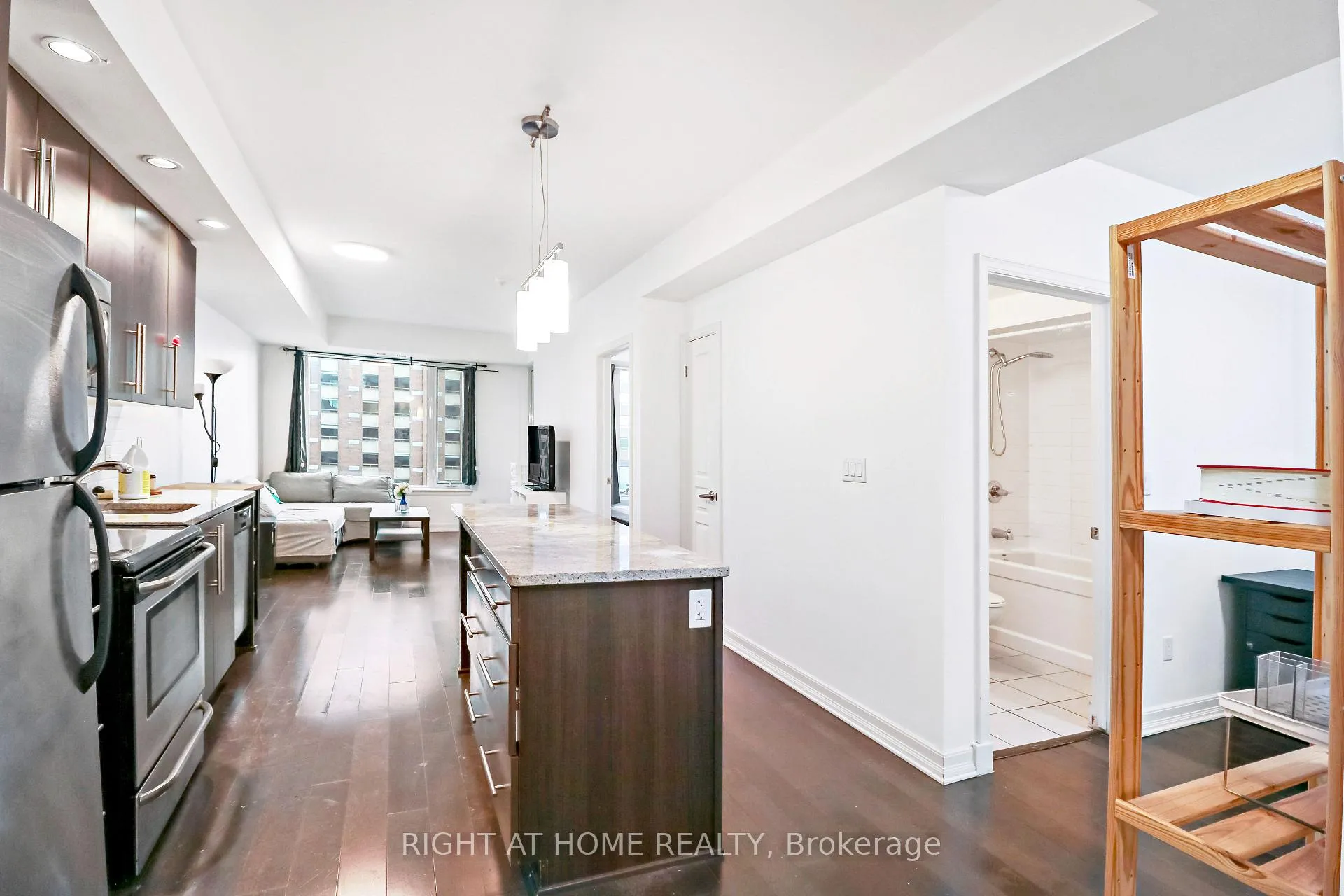 Photo 7 of Unit 810, 238 Besserer Street, Ottawa, Sandy Hill — HOMEH
