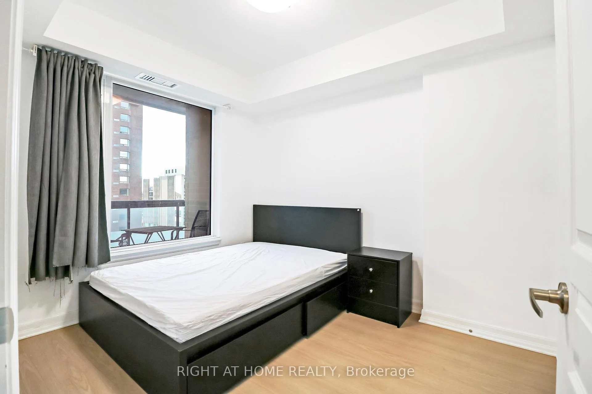 Photo 9 of Unit 810, 238 Besserer Street, Ottawa, Sandy Hill — HOMEH