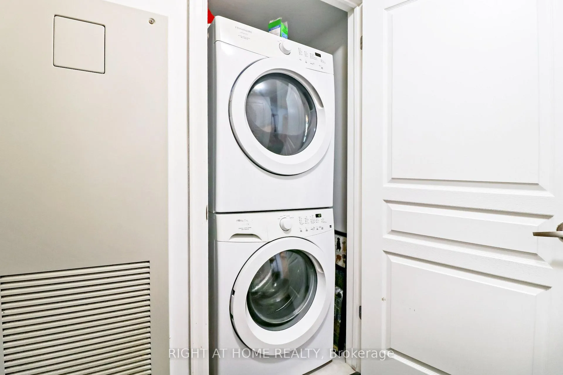 Photo 14 of Unit 810, 238 Besserer Street, Ottawa, Sandy Hill — HOMEH