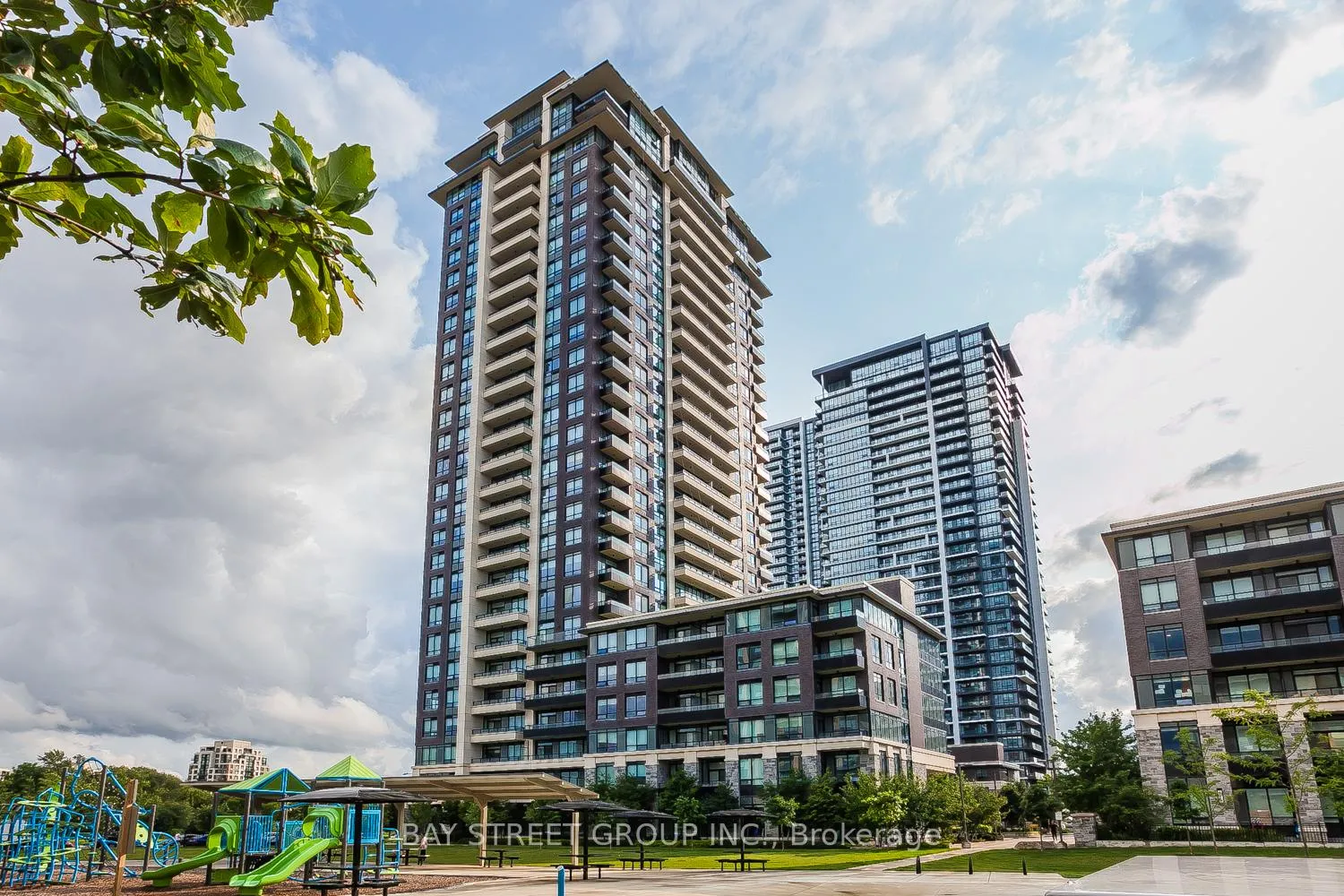 Photo 1 of Unit 3001, 15 Water Walk Drive, Markham, Unionville — HOMEH
