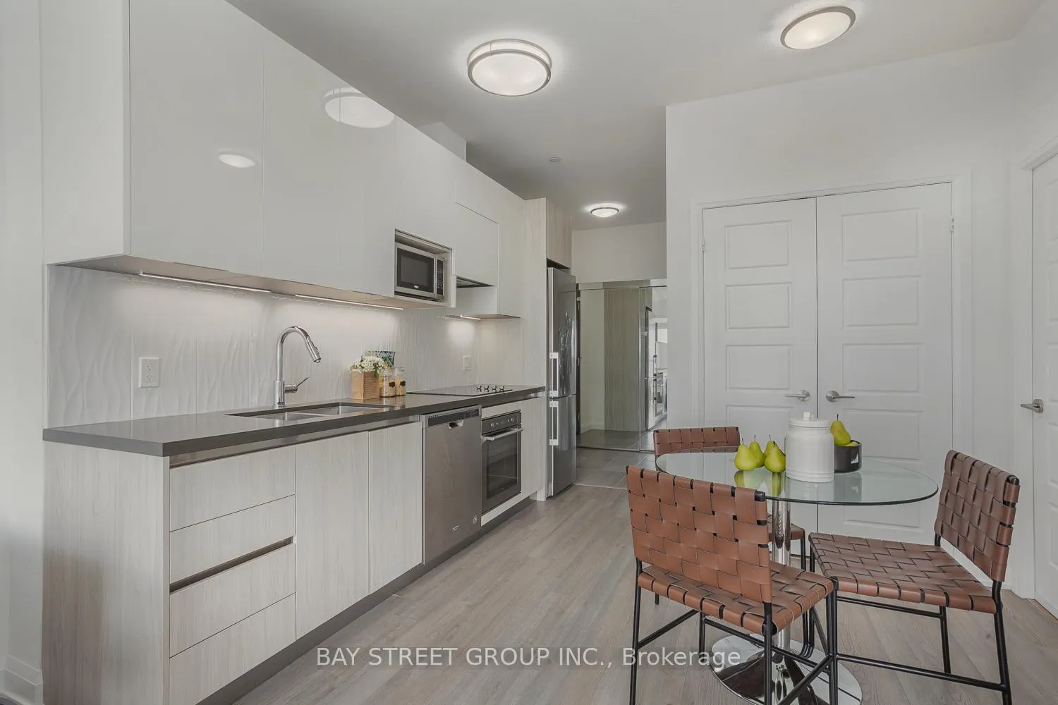 Photo 4 of Unit 3001, 15 Water Walk Drive, Markham, Unionville — HOMEH