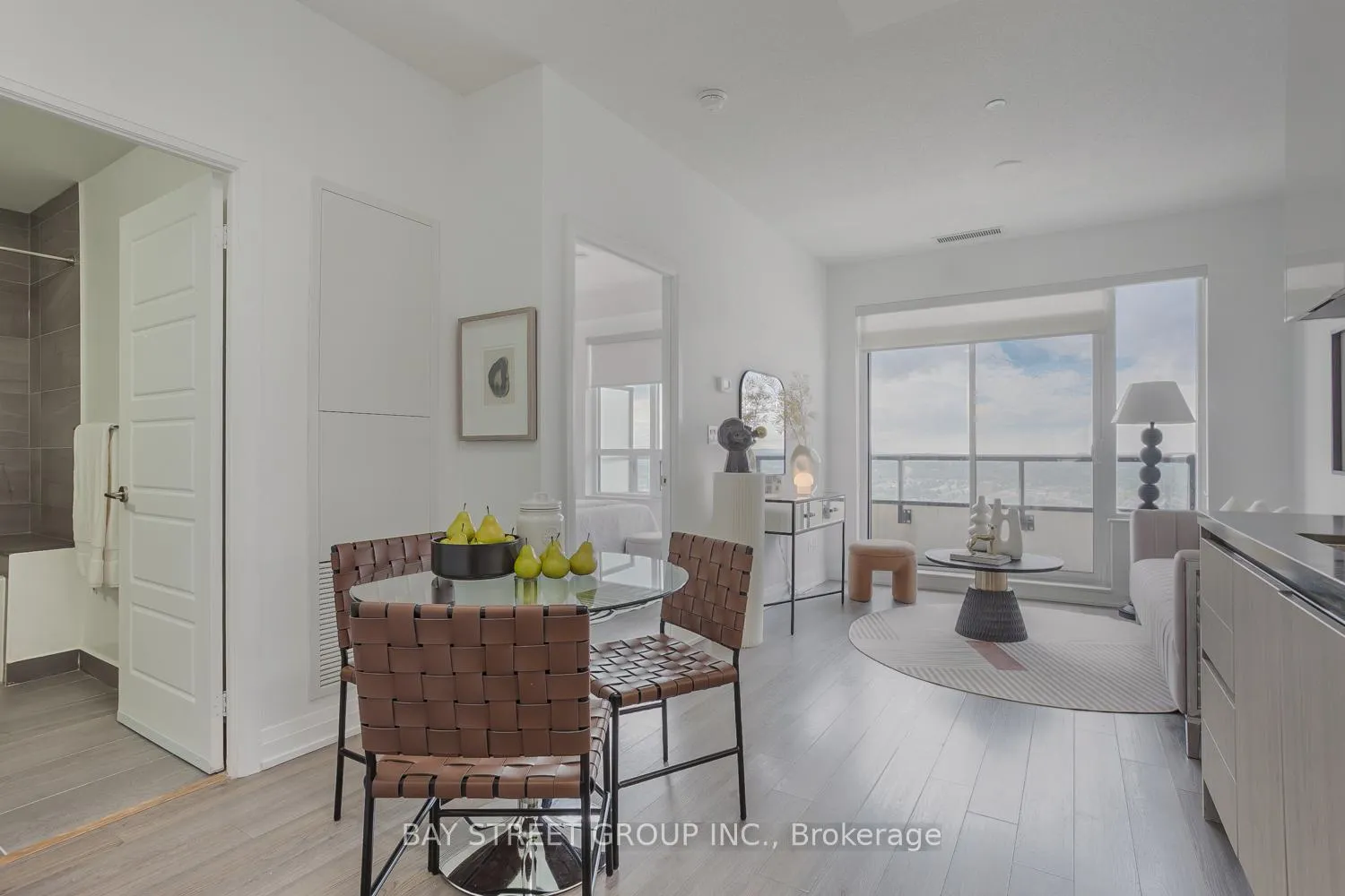 Photo 7 of Unit 3001, 15 Water Walk Drive, Markham, Unionville — HOMEH