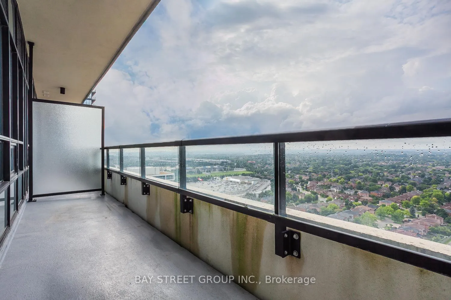 Photo 13 of Unit 3001, 15 Water Walk Drive, Markham, Unionville — HOMEH