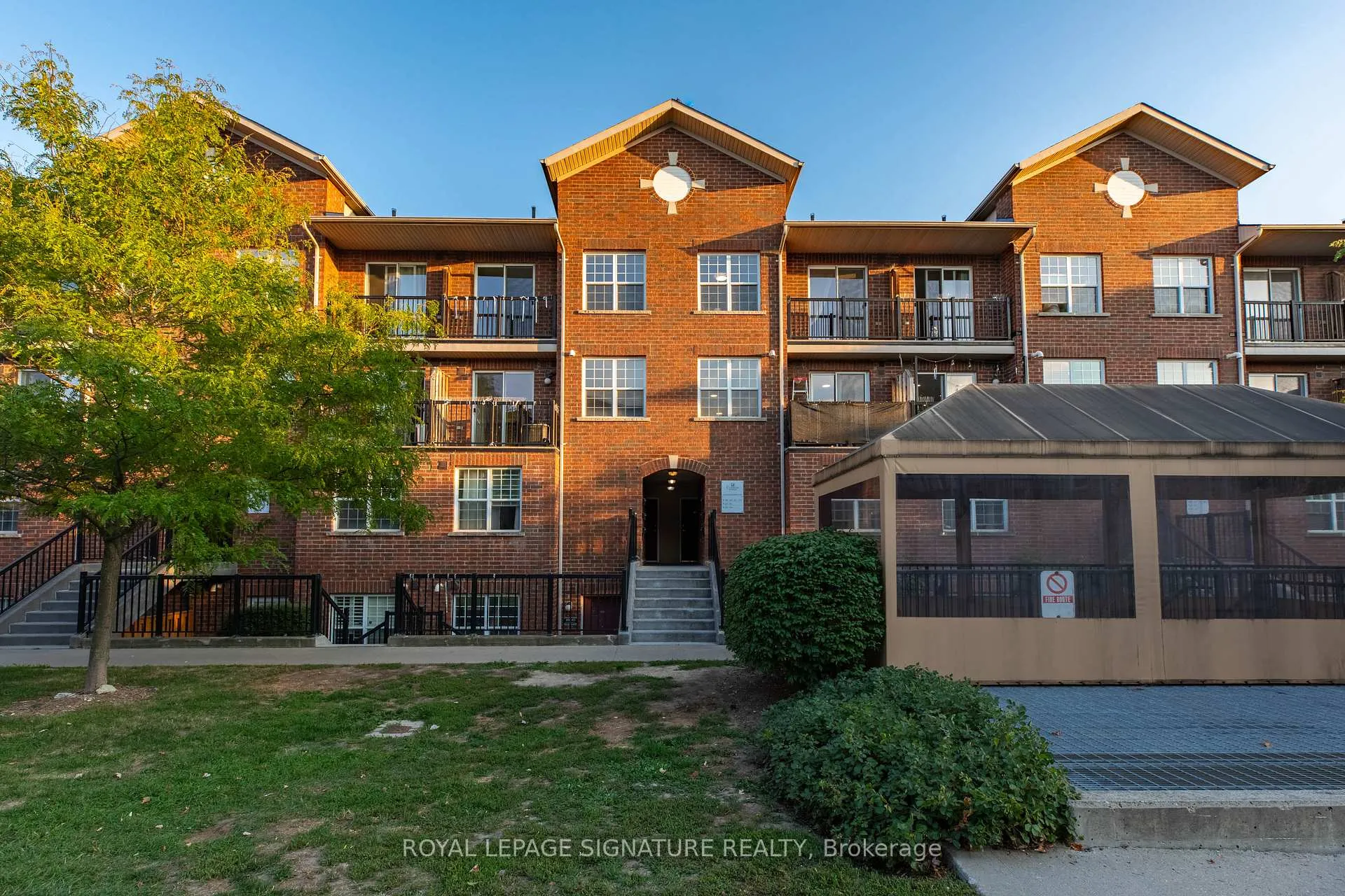 Front of Unit 309, 45 Strangford Lane
