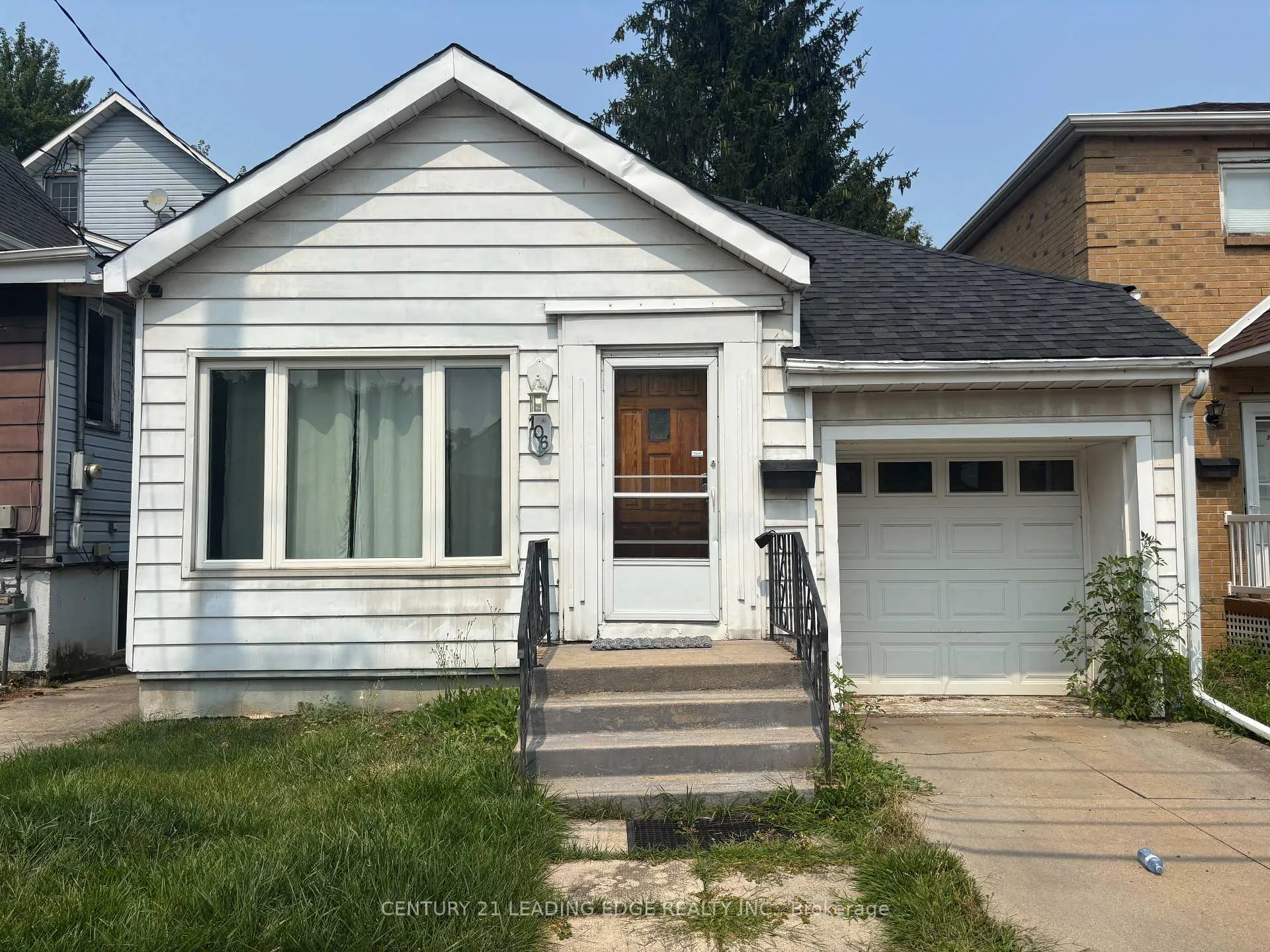 Photo 3 of 106 Whitney Avenue, Hamilton, Ainslie Wood — HOMEH