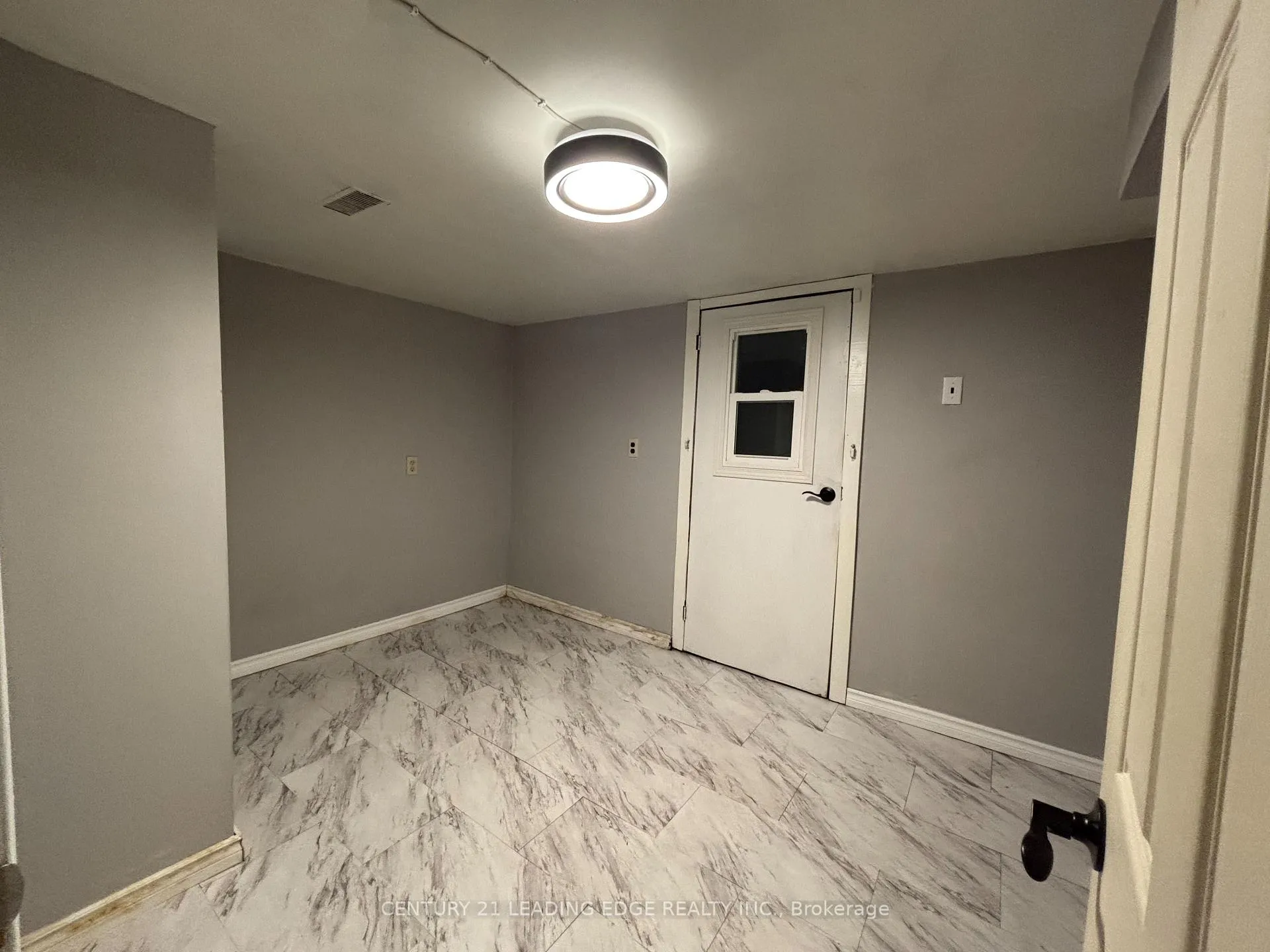 Photo 31 of 106 Whitney Avenue, Hamilton, Ainslie Wood — HOMEH