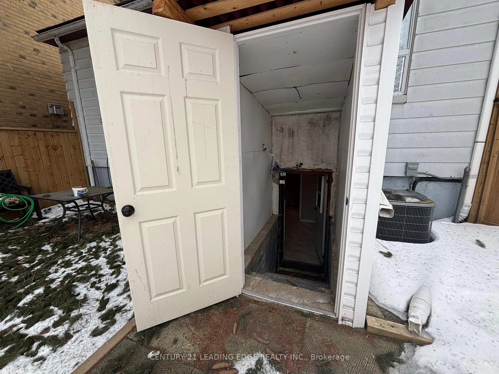 Photo 36 of 106 Whitney Avenue, Hamilton, Ainslie Wood — HOMEH